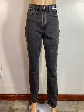 Abercrombie & Fitch The Slim Straight Ultra High Rise Black Stonewash Jeans 25